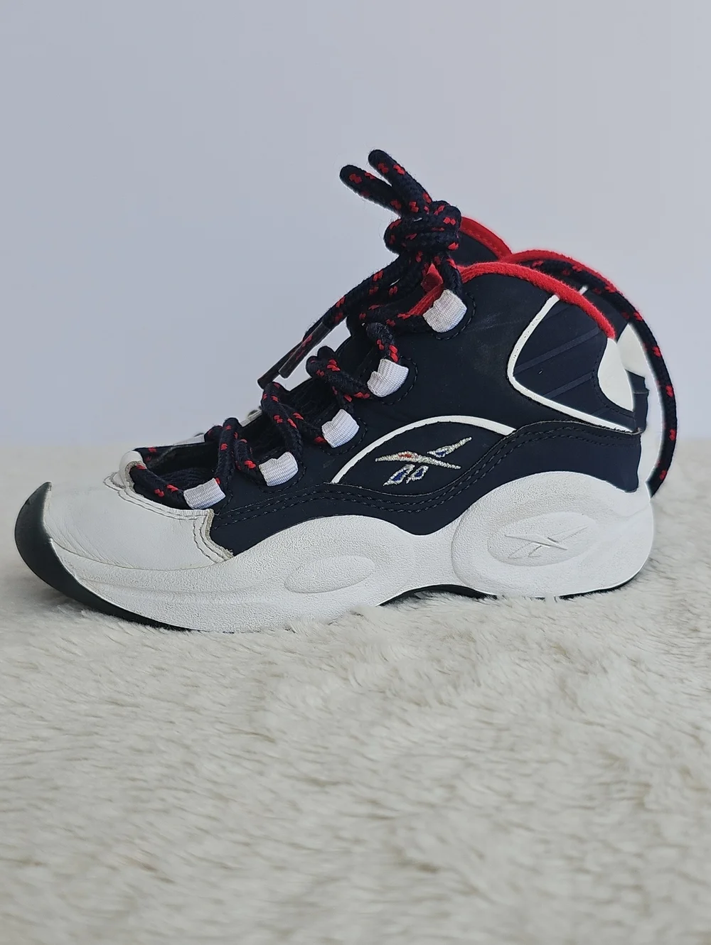 Reebok Question Mid USA Iverson Basketball Shoes Navy White Red Boys Size 11